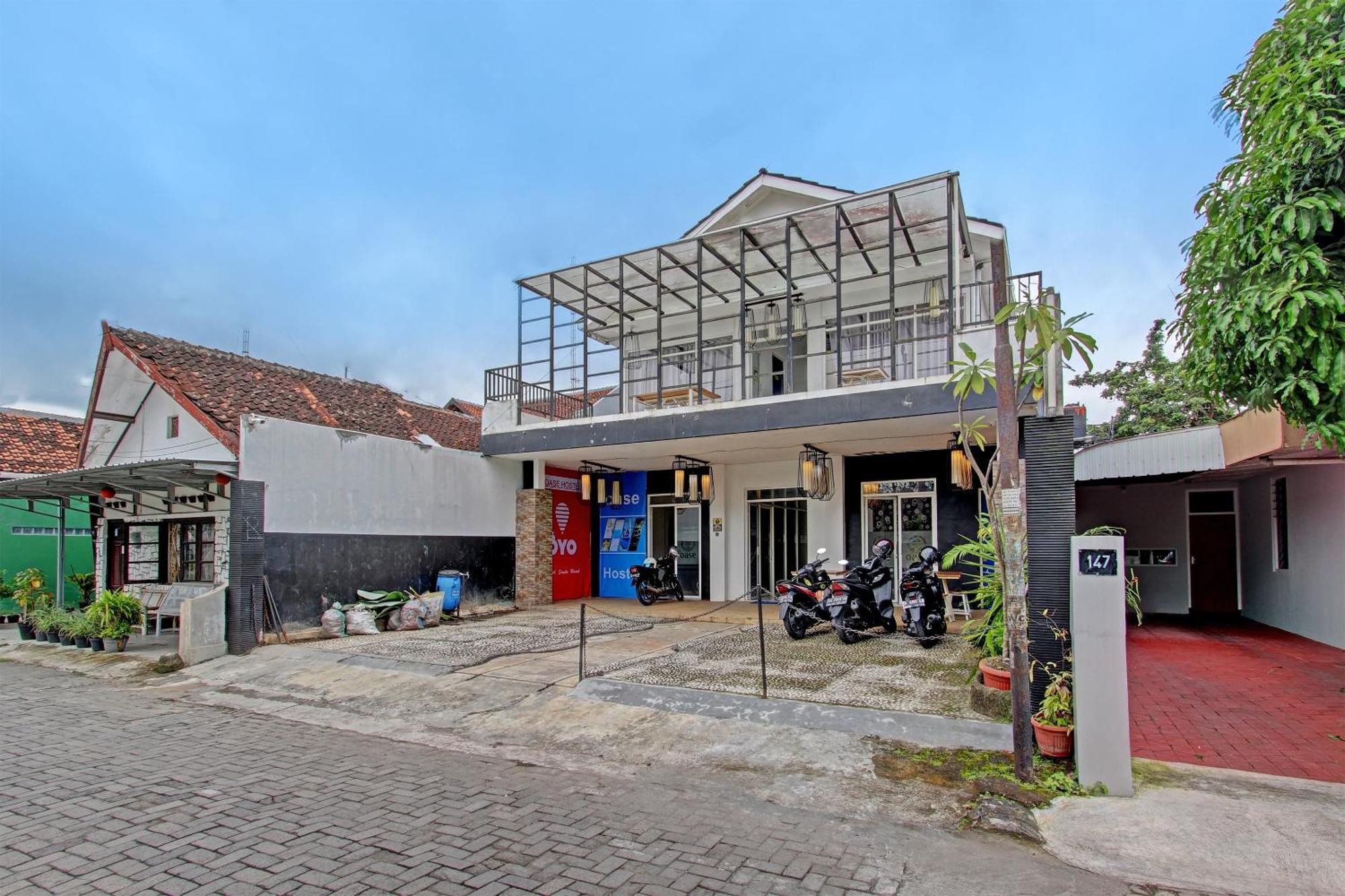 Oyo 91952 Oase Hostel Yogyakarta Exterior foto